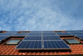 Solaranlagen von Solar Sky Solaranlagen auf einem Dach