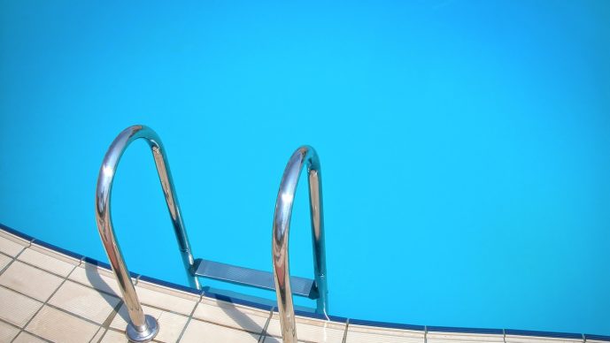 Schiefen Pool ausgleichen – Anleitung und Tipps